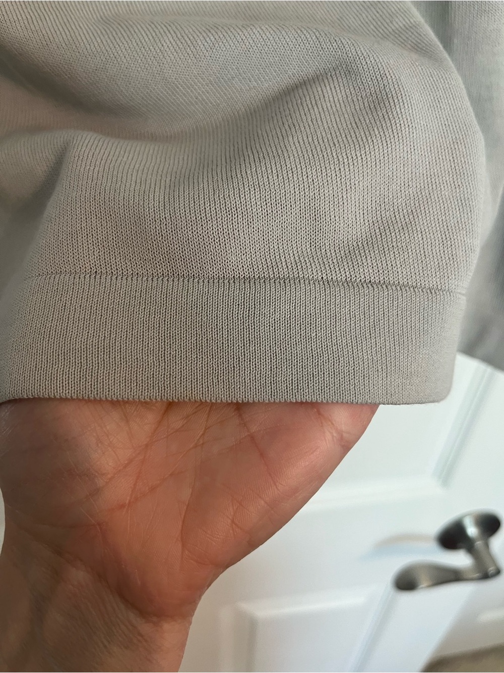 Akris Punto  100% Baumwolle-Cotton Sleeveless Crewneck Tank in Light Gray - Picture 4 of 7